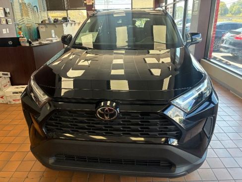 Used 2025 Toyota RAV4 XLE FWD image 3