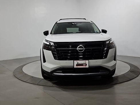 New 2026 Nissan Pathfinder Platinum image 9