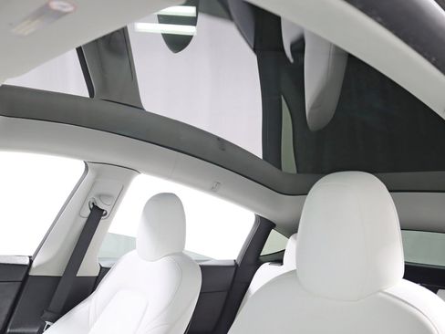 Used 2022 Tesla Model Y Performance image 32