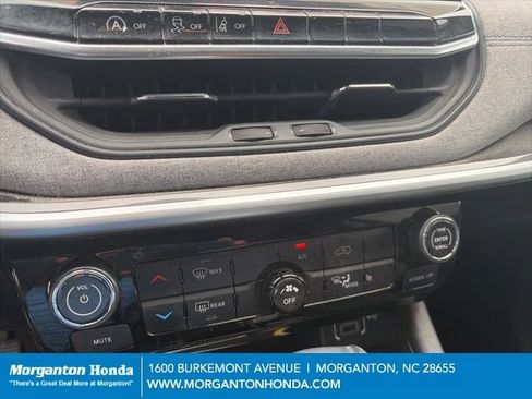 Used 2024 Jeep Compass Latitude AWD/4WD image 16
