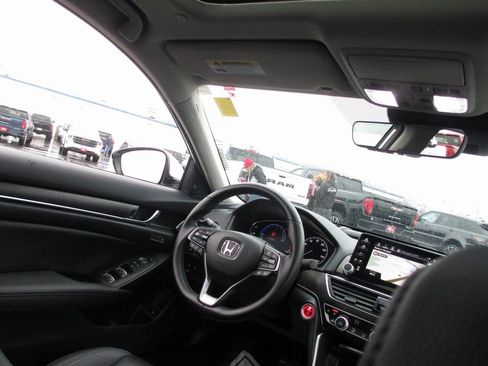 Used 2019 Honda Accord Touring image 21