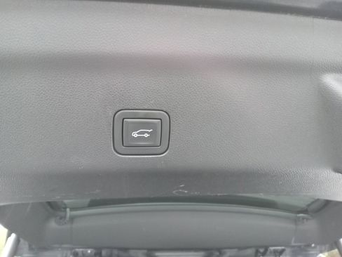 Used 2024 Chevrolet Tahoe LT image 27