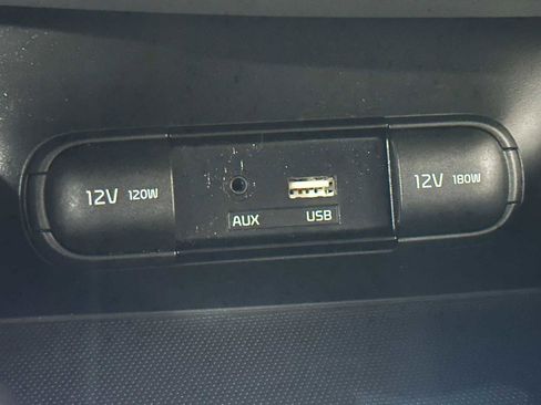 Used 2016 Kia Soul EV + image 15