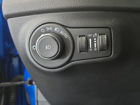 Used 2020 Jeep Compass Latitude w/ Cold Weather Group AWD/4WD image 25