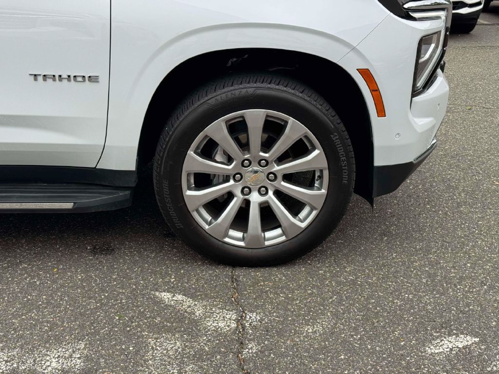 Used 2026 Chevrolet Tahoe Premier AWD/4WD image 9