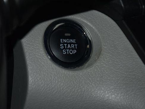 Used 2015 Toyota Sienna XLE Premium FWD image 15