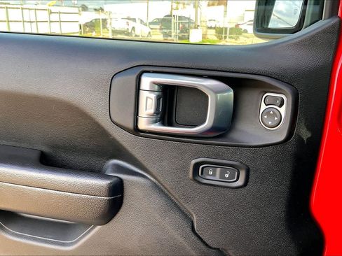 Used 2023 Jeep Wrangler Sport S image 29