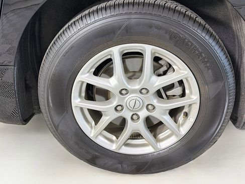 Used 2025 Chrysler Pacifica Select image 34