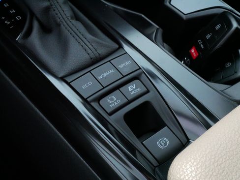 Certified 2025 Toyota Camry SE AWD/4WD image 25
