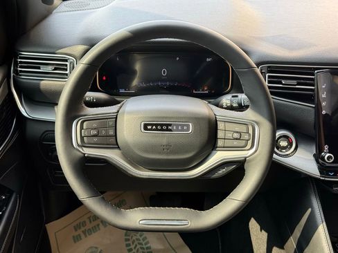 Used 2024 Jeep Wagoneer Series II image 17