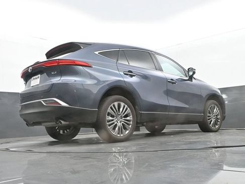 Used 2024 Toyota Venza XLE AWD/4WD image 11