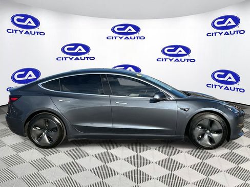 Used 2019 Tesla Model 3 Standard Range Plus image 2
