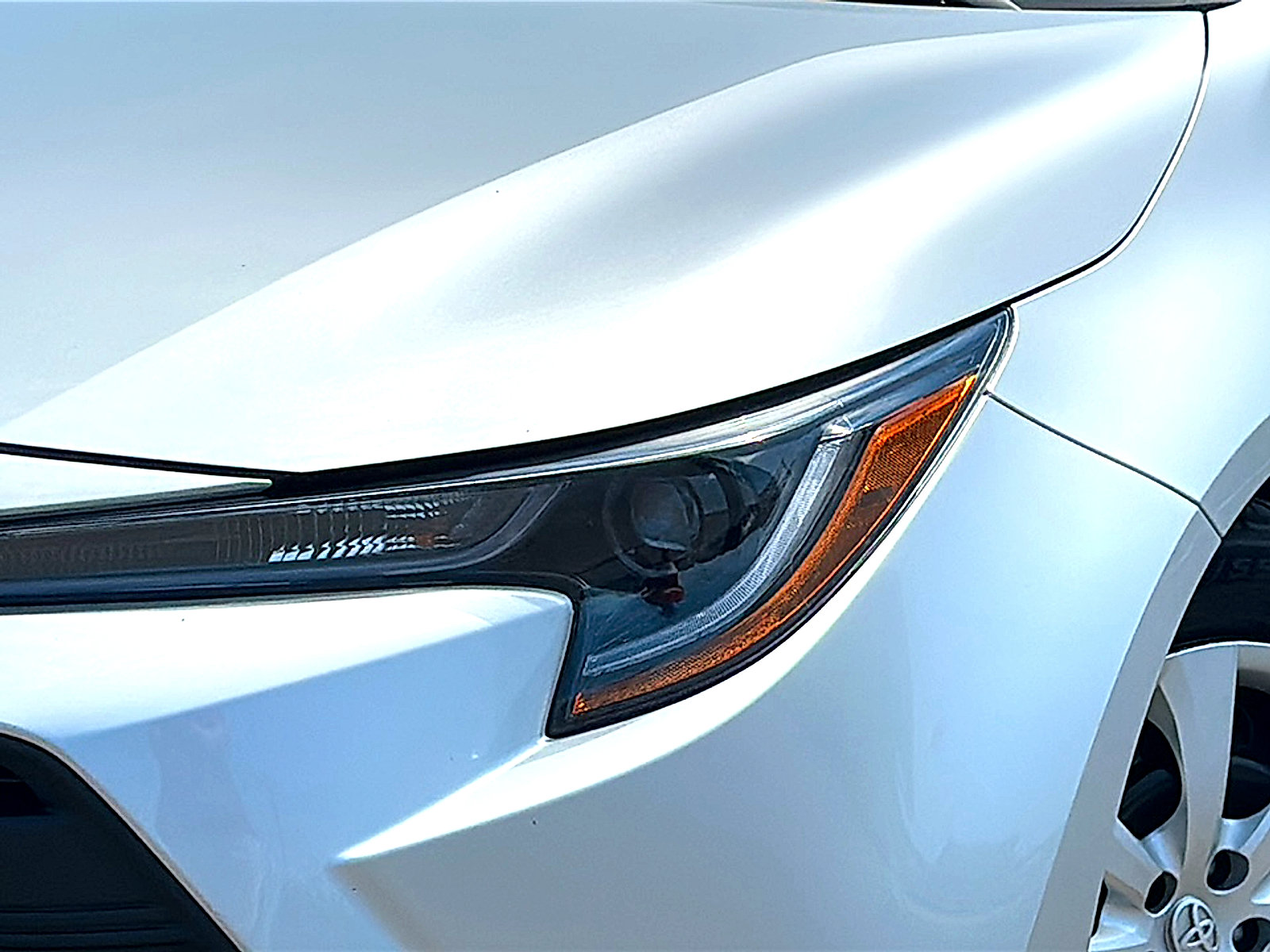 Used 2024 Toyota Corolla LE FWD image 4