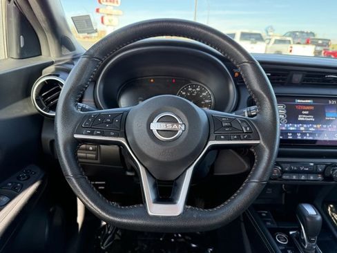 Used 2023 Nissan Kicks SR w/ SR Premium Package image 15