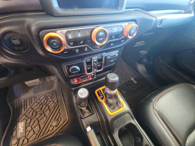 Used 2023 Jeep Gladiator Mojave w/ Cold Weather Group AWD/4WD image 22