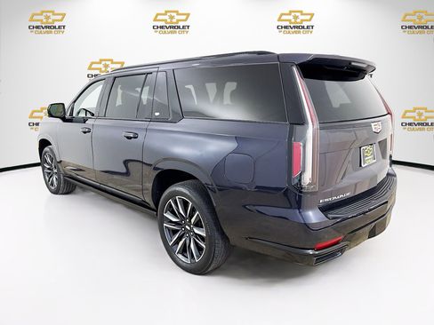 Used 2023 Cadillac Escalade ESV Sport w/ Touring Package image 5