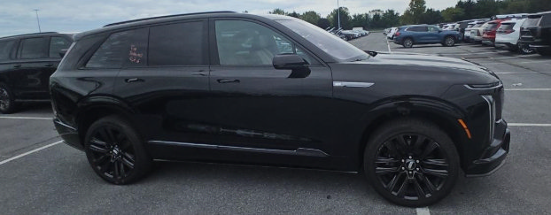 Used 2026 Cadillac Vistiq Platinum AWD/4WD image 3