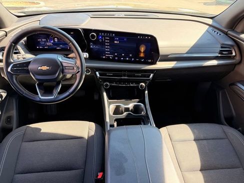 Used 2024 Chevrolet Traverse LT AWD/4WD image 9