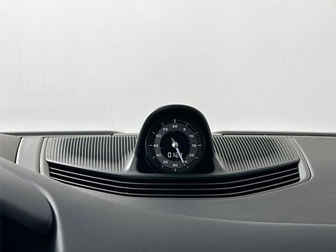 Certified 2025 Porsche Taycan AWD/4WD image 25