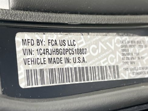 Used 2023 Jeep Grand Cherokee Limited image 31