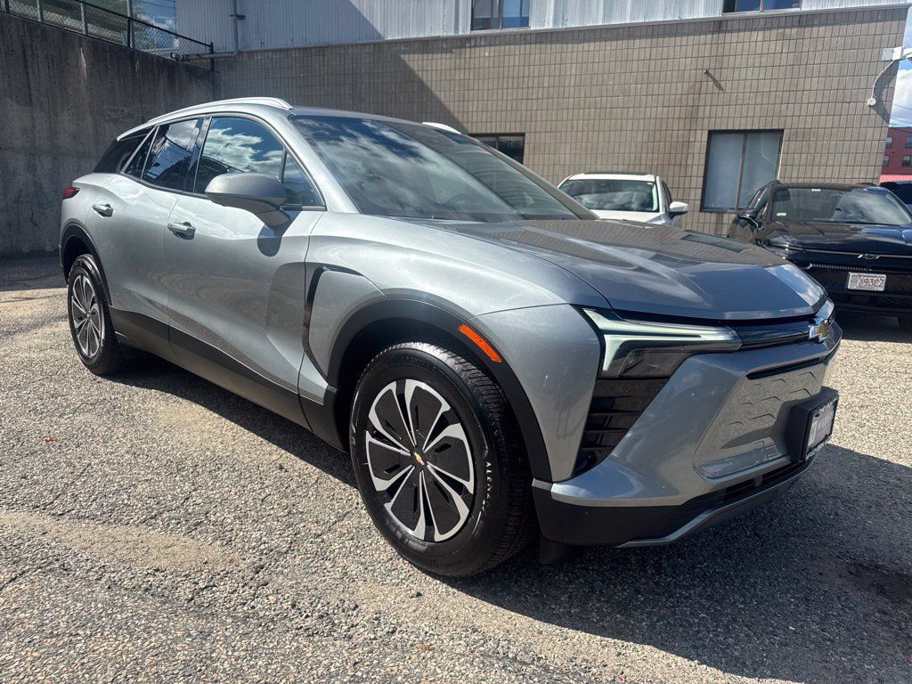 Used 2024 Chevrolet Blazer EV LT AWD/4WD image 9