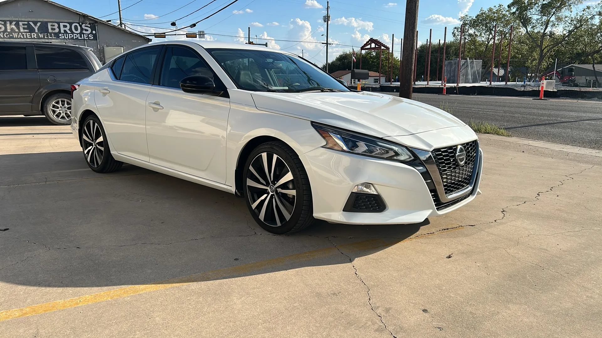 Used 2020 Nissan Altima 2.5 SR FWD image 7