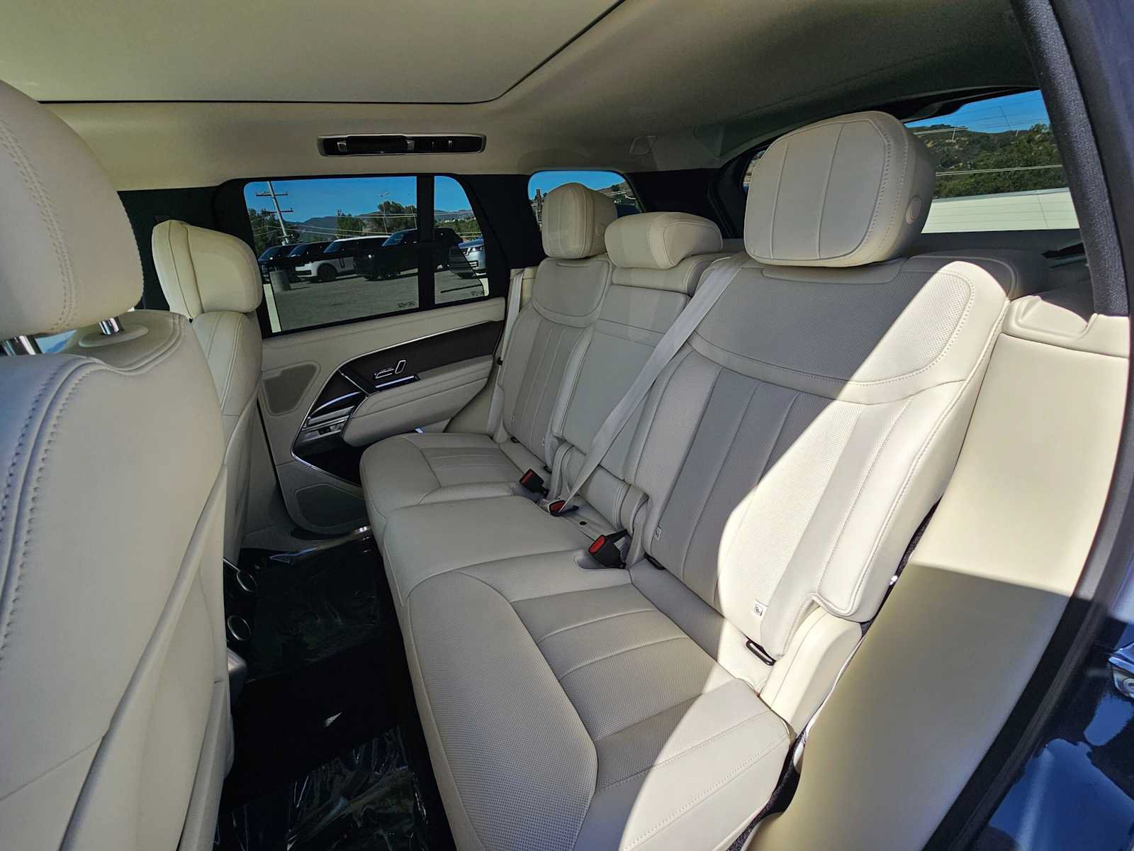 New 2026 Land Rover Range Rover SE AWD/4WD image 17