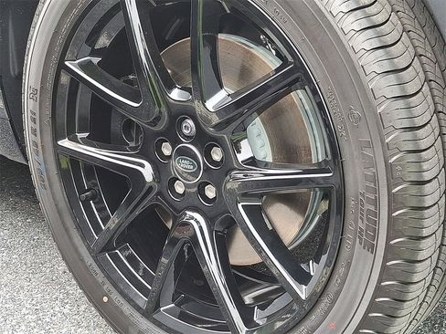 New 2026 Land Rover Range Rover Velar Dynamic SE image 5