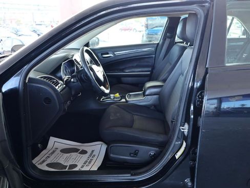 Used 2019 Chrysler 300 Touring w/ Sport Appearance Package RWD image 15