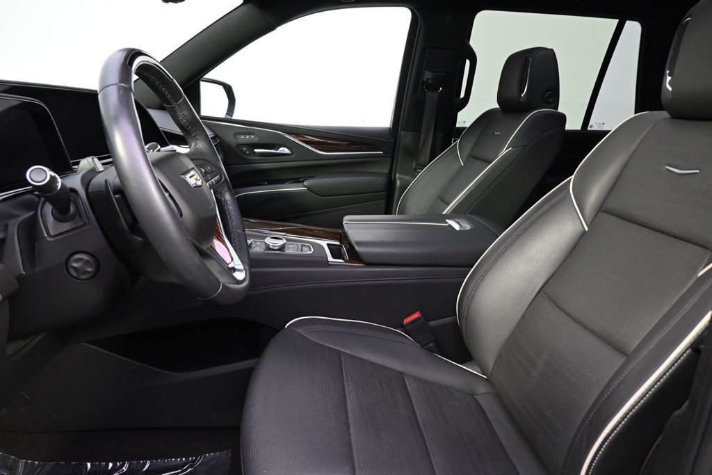 Used 2023 Cadillac Escalade Premium Luxury AWD/4WD image 13