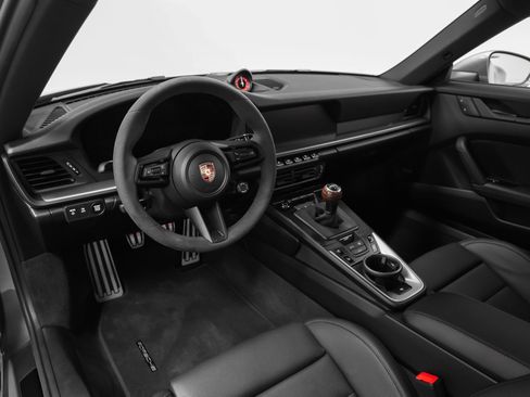 Certified 2026 Porsche 911 Carrera T RWD image 4