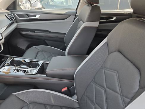 New 2026 Volkswagen Atlas Peak Edition AWD/4WD image 17