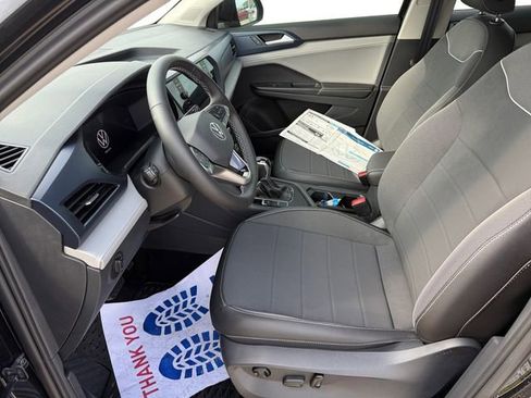 New 2024 Volkswagen Taos SE image 9