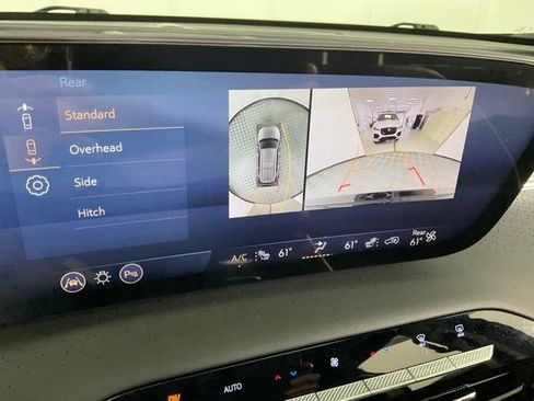Used 2025 Buick Enclave Avenir w/ Super Cruise Package FWD image 11