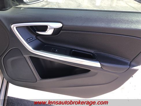 Used 2012 Volvo S60 T5 FWD image 17