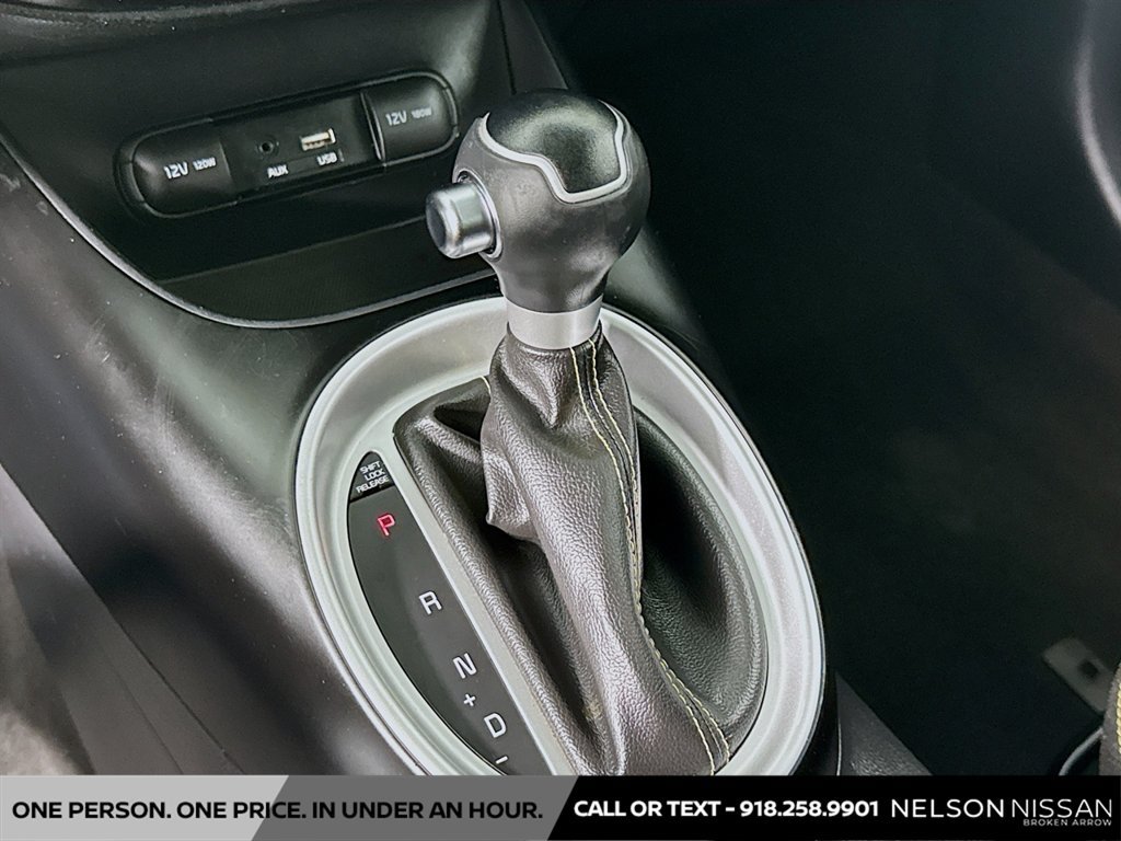 Used 2016 Kia Soul + FWD image 16