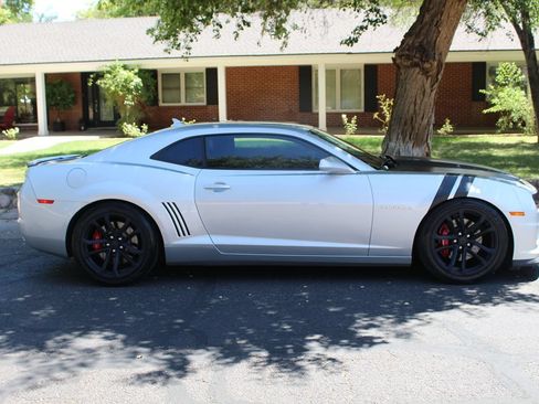 Used 2013 Chevrolet Camaro SS w/ SS Performance Package RWD image 3