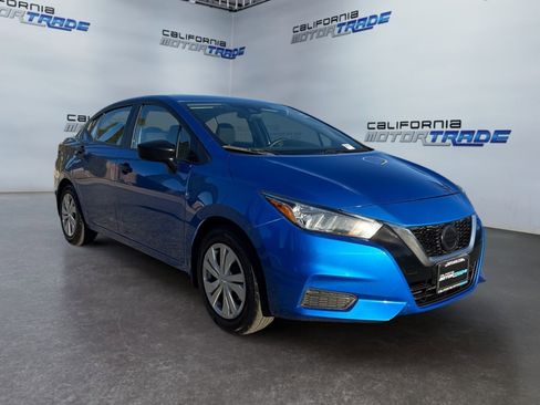 Used 2021 Nissan Versa S image 3