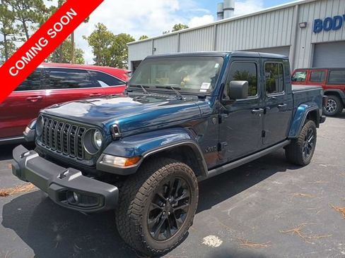 Certified 2025 Jeep Gladiator Sport AWD/4WD image 2
