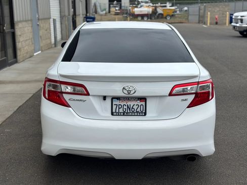 Used 2014 Toyota Camry SE w/ Fleet Convenience Package FWD image 4