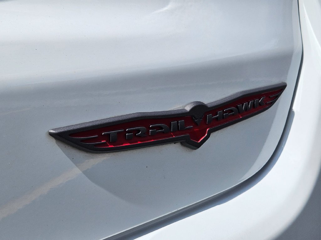 Used 2025 Jeep Compass Trailhawk AWD/4WD image 12
