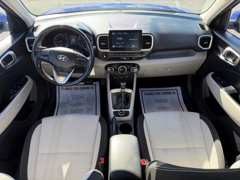 Used 2021 Hyundai Venue SEL image 13