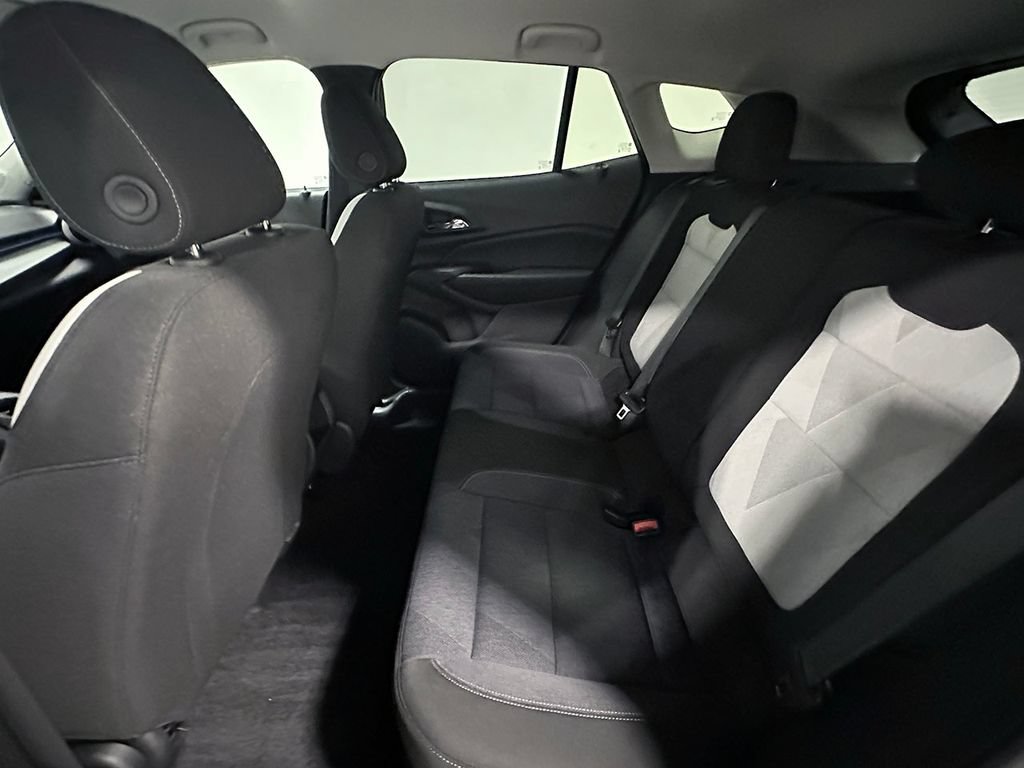 Used 2024 Chevrolet Trax LS w/ LS Convenience Package FWD image 16
