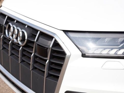 Used 2023 Audi Q7 3.0T Premium Plus w/ Premium Plus Package AWD/4WD image 10