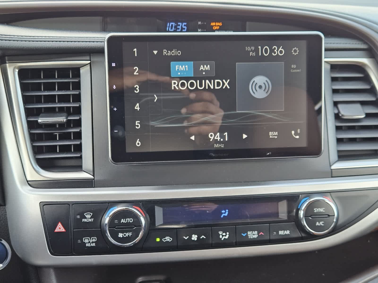 Used 2019 Toyota Highlander Limited Platinum w/ Carpet Mat Package (TMS) AWD/4WD image 40