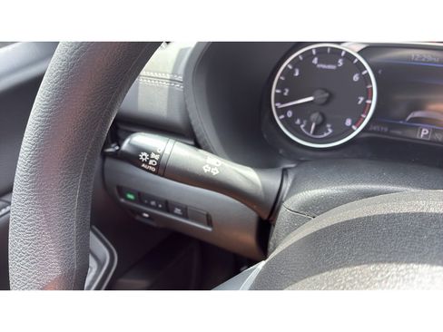 Used 2025 Nissan Sentra SV FWD image 16