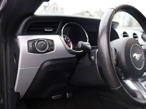 Used 2015 Ford Mustang Premium image 21