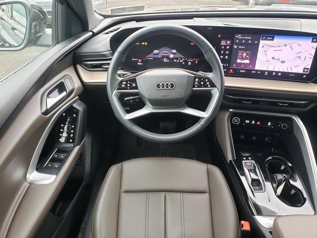 Used 2025 Audi Q5 Premium w/ Convenience Package AWD/4WD image 15