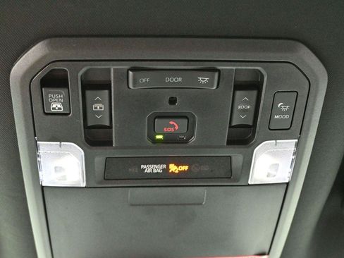 Used 2024 Toyota Tundra Platinum AWD/4WD image 30