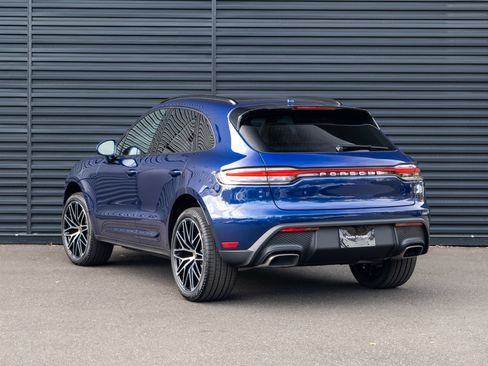 Certified 2026 Porsche Macan AWD/4WD image 3